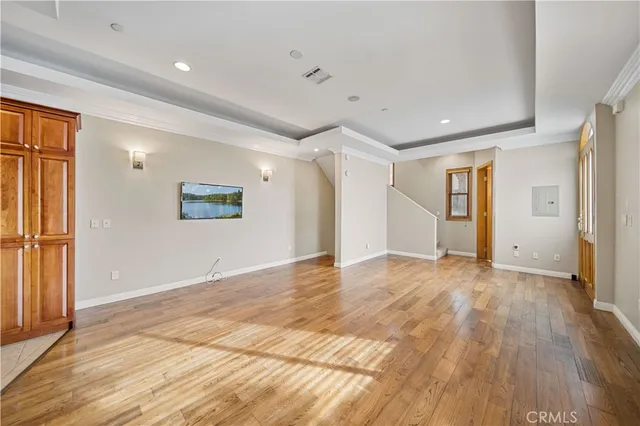 $4,750 | 216 North Buena Vista Street, Burbank, CA 91505