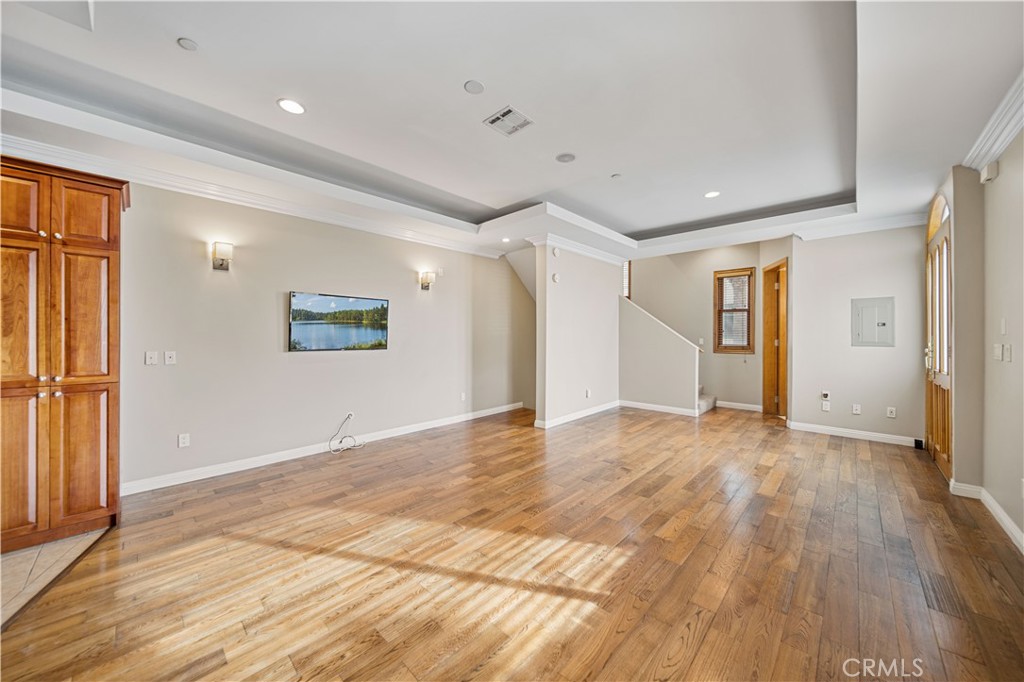 216 North Buena Vista Street Burbank, CA 91505 - Photo 4 of 22 a view of empty room with wooden floor