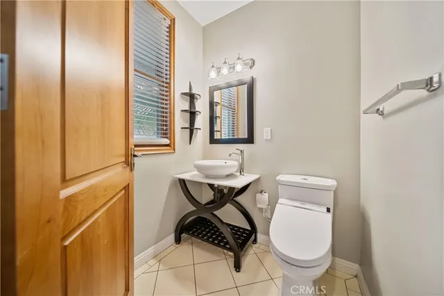 $4,750 | 216 North Buena Vista Street, Burbank, CA 91505