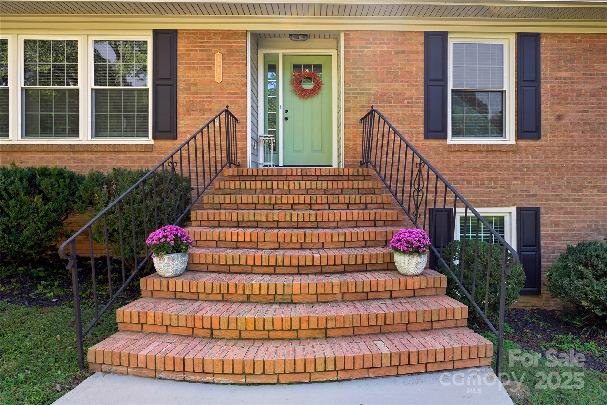 1912 Woodberry Road Charlotte, NC 28212 - Photo 2 of 48