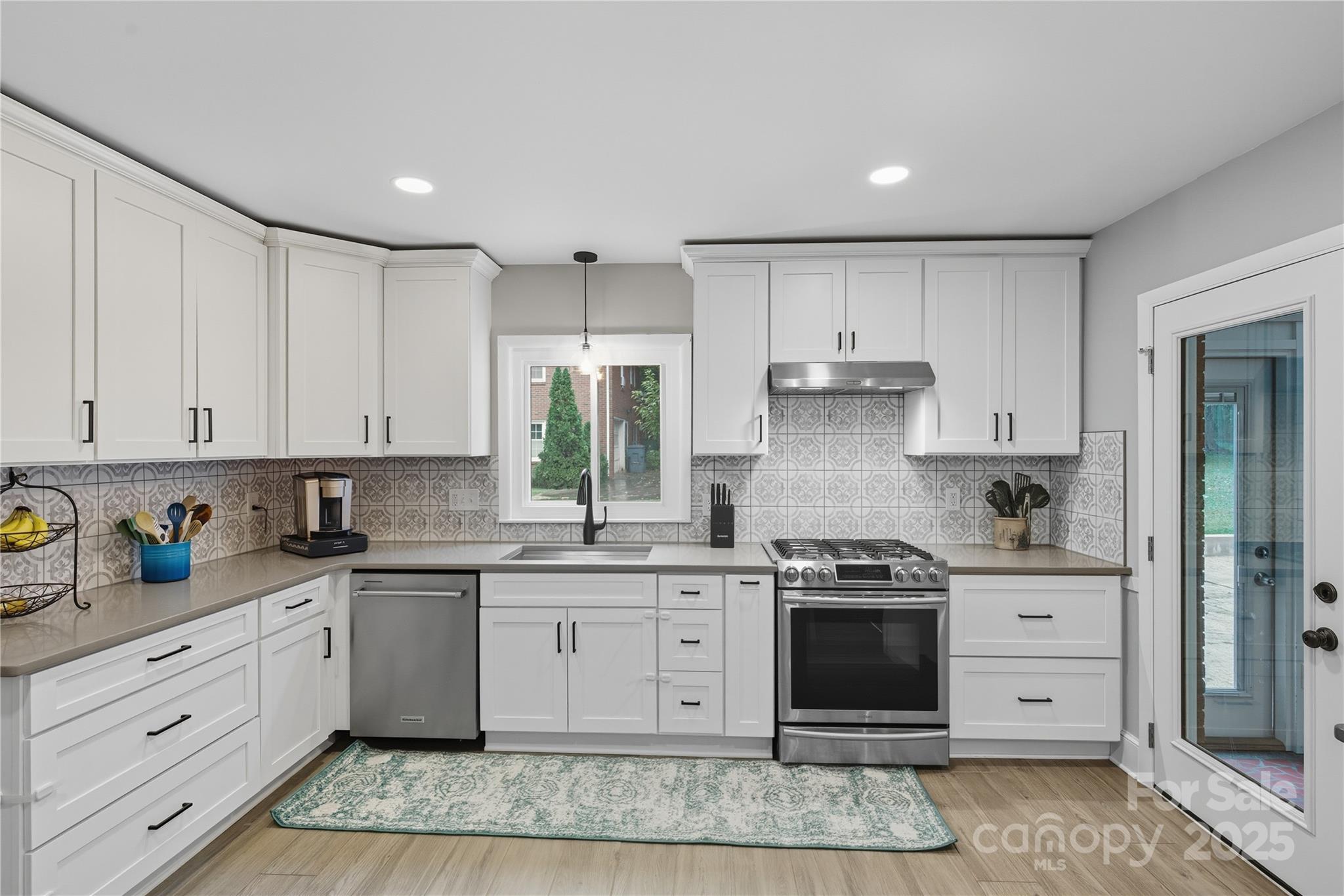 1912 Woodberry Road Charlotte, NC 28212 - Photo 8 of 48