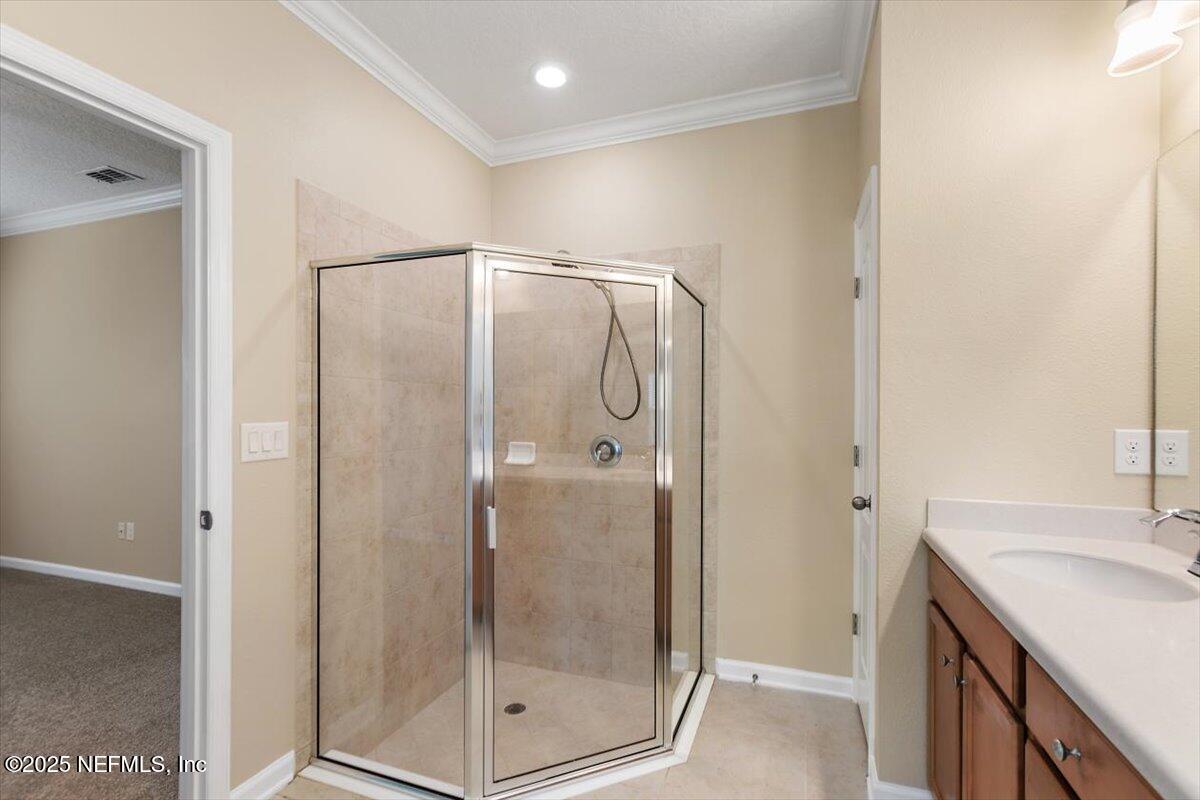 165 Crown Colony Road St. Augustine, FL 32092 - Photo 12 of 26 12-Primary Bathroom