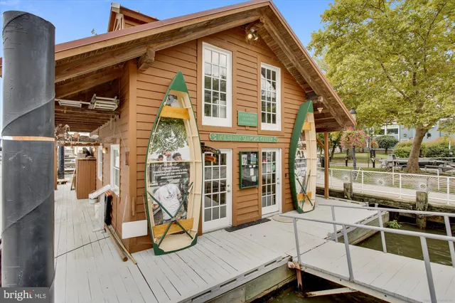 $3,000 | 101 North West Street, Alexandria, VA 22314