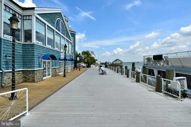 $3,000 | 101 North West Street, Alexandria, VA 22314