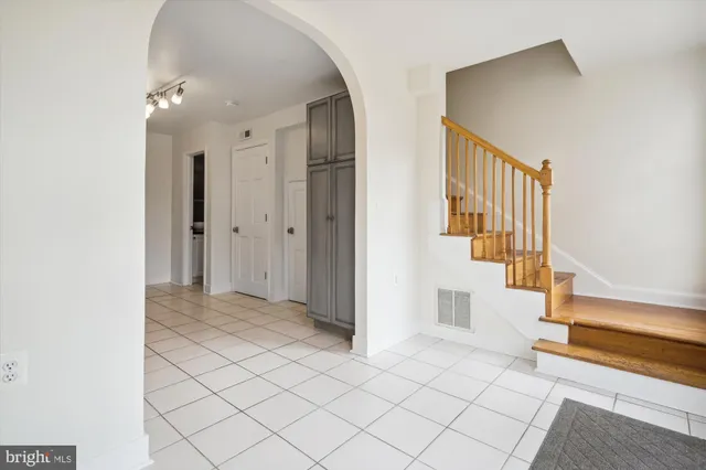 $3,000 | 101 North West Street, Alexandria, VA 22314