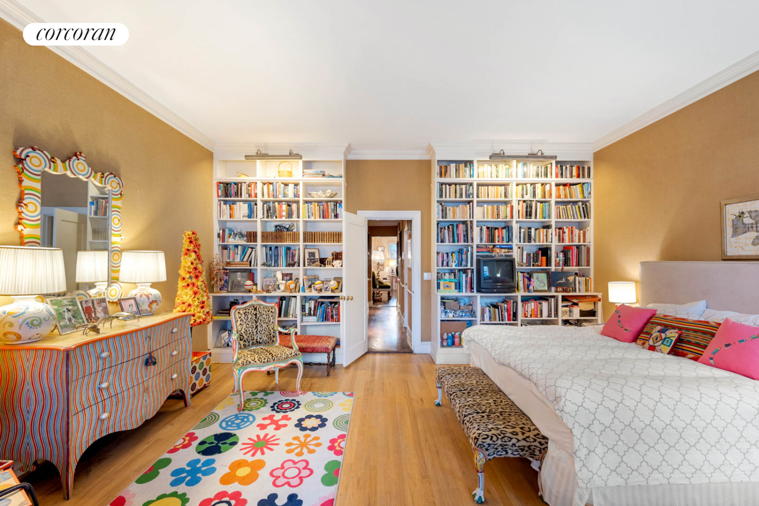 36 East 73rd Street Manhattan, NY 10021 - Photo 20 of 31 a bed room with a bed and a chair
