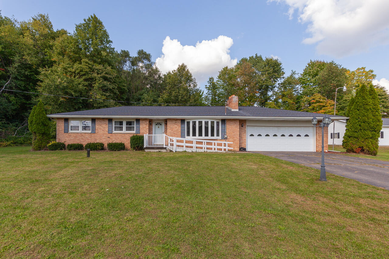 15988 Comdon Road Albion, MI 49224 - Photo 1 of 37 Front