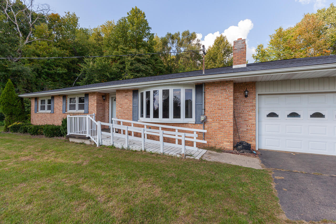 15988 Comdon Road Albion, MI 49224 - Photo 3 of 37 15988 Comdon Rd - 1027