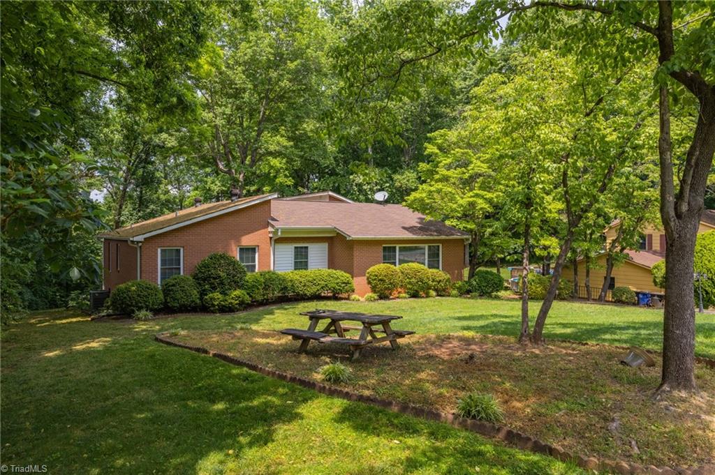411 Kyle Road Winston-Salem, NC 27104 - Photo 2 of 27 Gallery Image 2