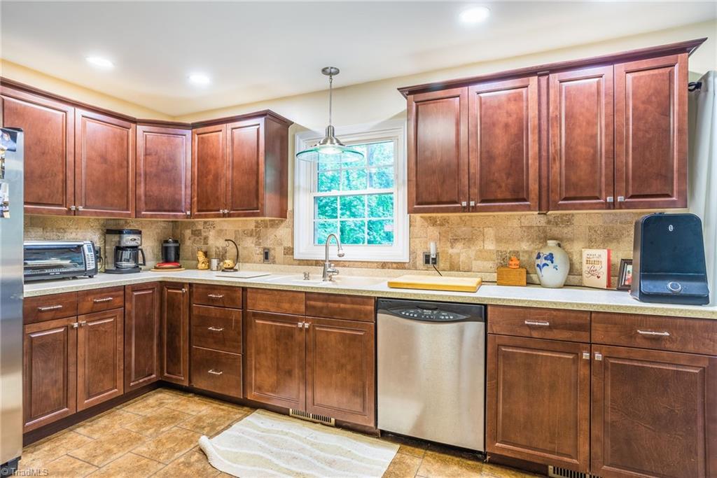 411 Kyle Road Winston-Salem, NC 27104 - Photo 11 of 27 Gallery Image 11