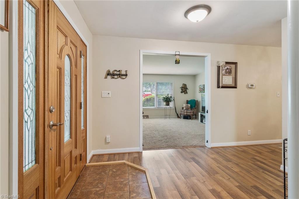 411 Kyle Road Winston-Salem, NC 27104 - Photo 4 of 27 Gallery Image 4