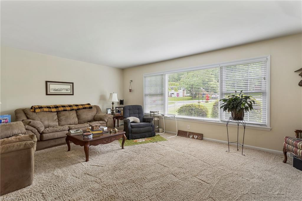 411 Kyle Road Winston-Salem, NC 27104 - Photo 5 of 27 Gallery Image 5