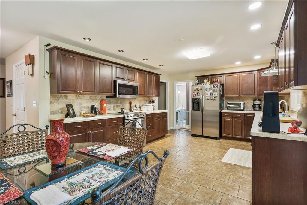411 Kyle Road Winston-Salem, NC 27104 - Photo 10 of 27 Gallery Image 10