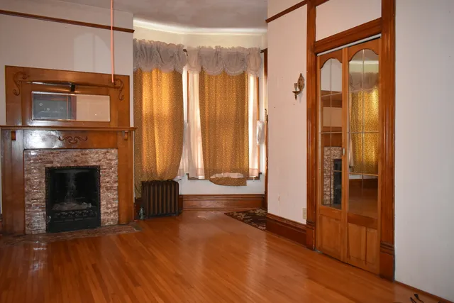 a close view of kitchen stove