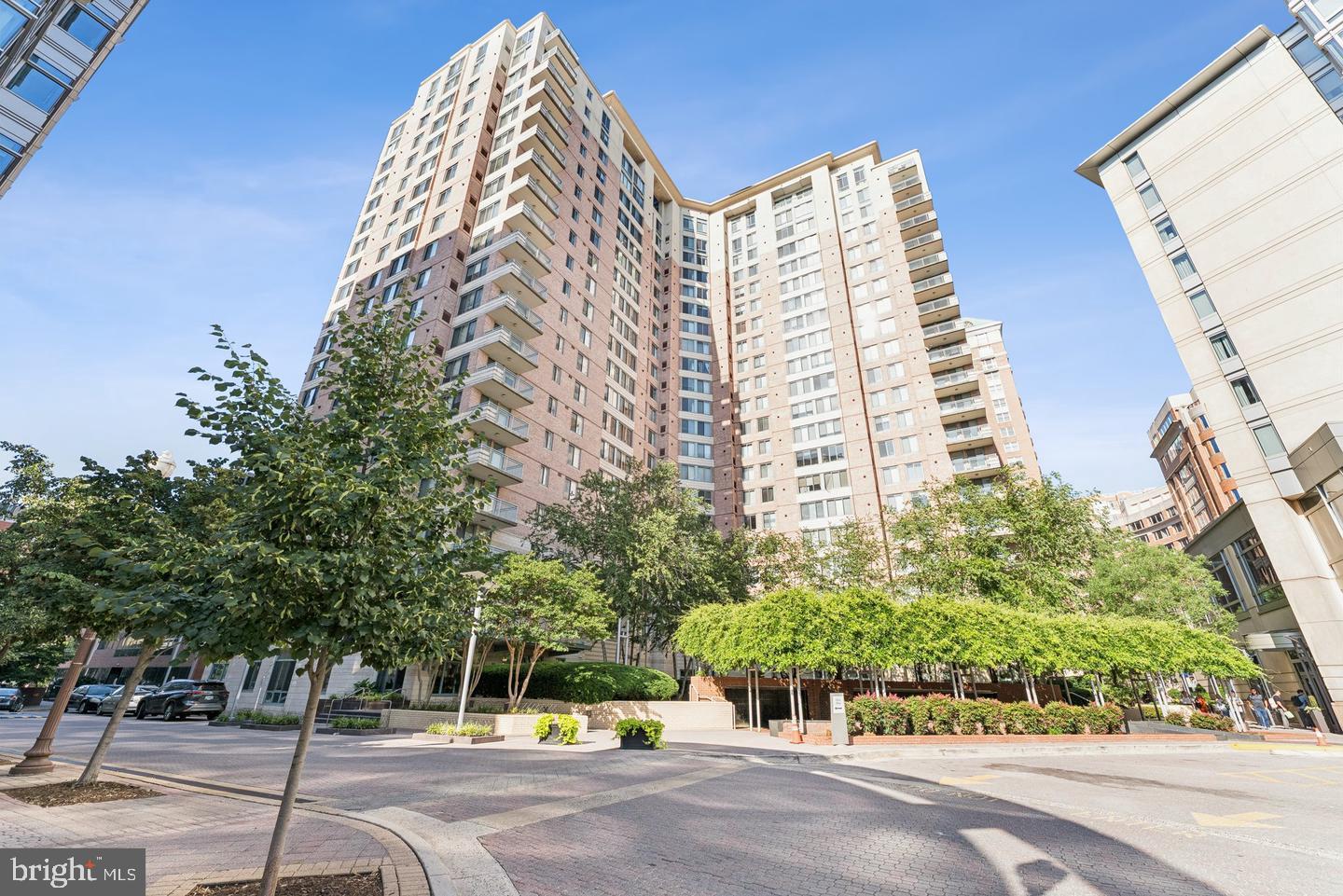 851 North Glebe Road, Unit 1914 Arlington, VA 22203 - Photo 38 of 38 a view of a tall building next to a road