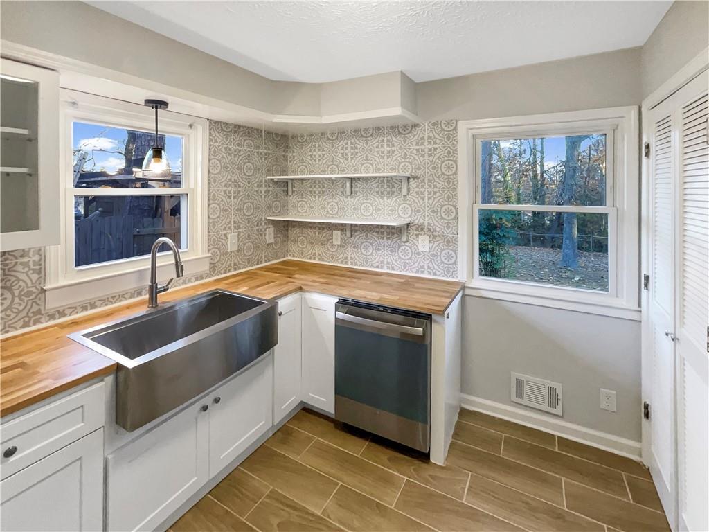 48 Russell Road Lawrenceville, GA 30043 - Photo 12 of 33