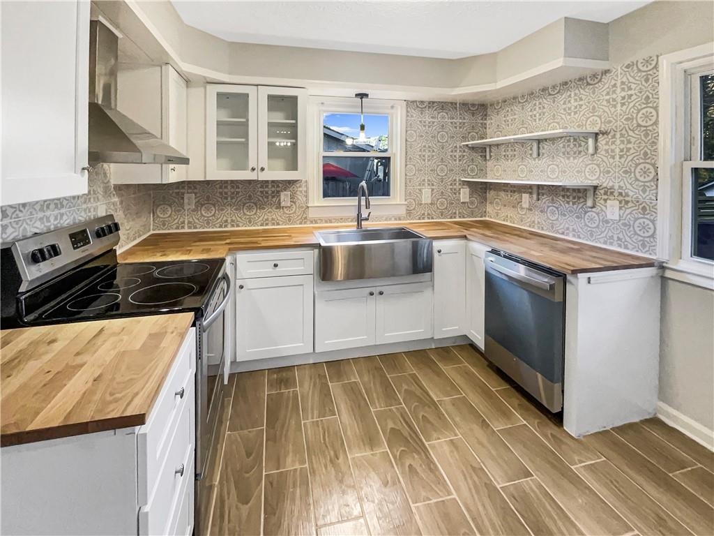 48 Russell Road Lawrenceville, GA 30043 - Photo 2 of 33