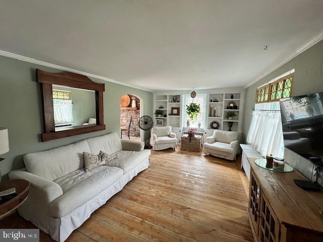 2128 Jenkintown Road Glenside, PA 19038 - Photo 5 of 29 Living Room