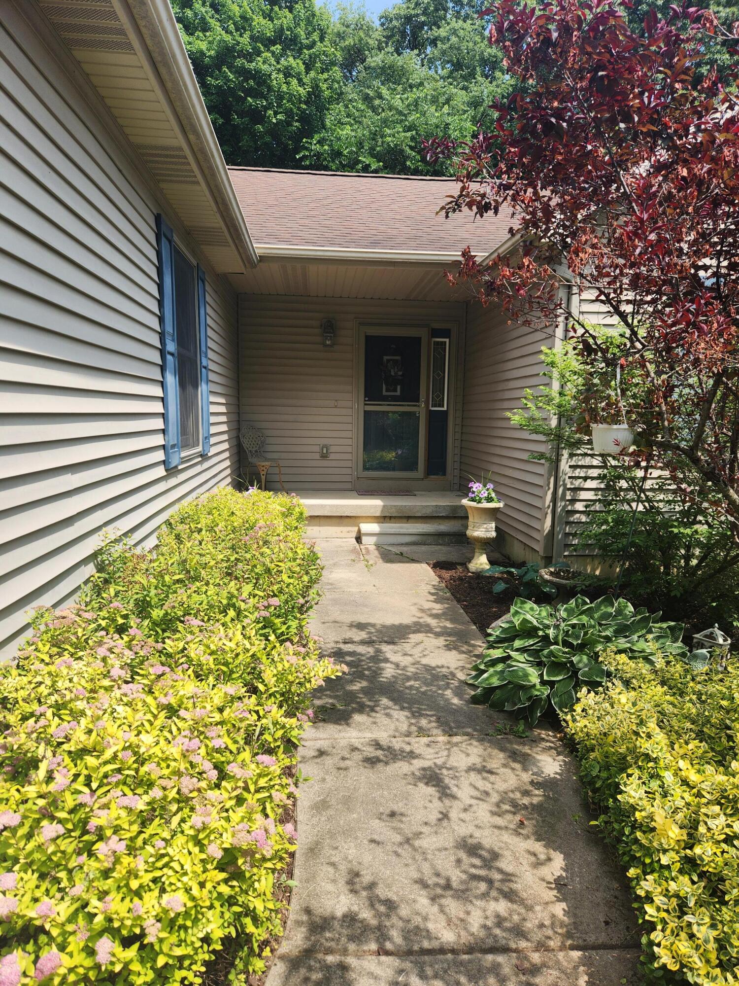 9547 State Road Jackson, MI 49201 - Photo 3 of 42 20230619_150943