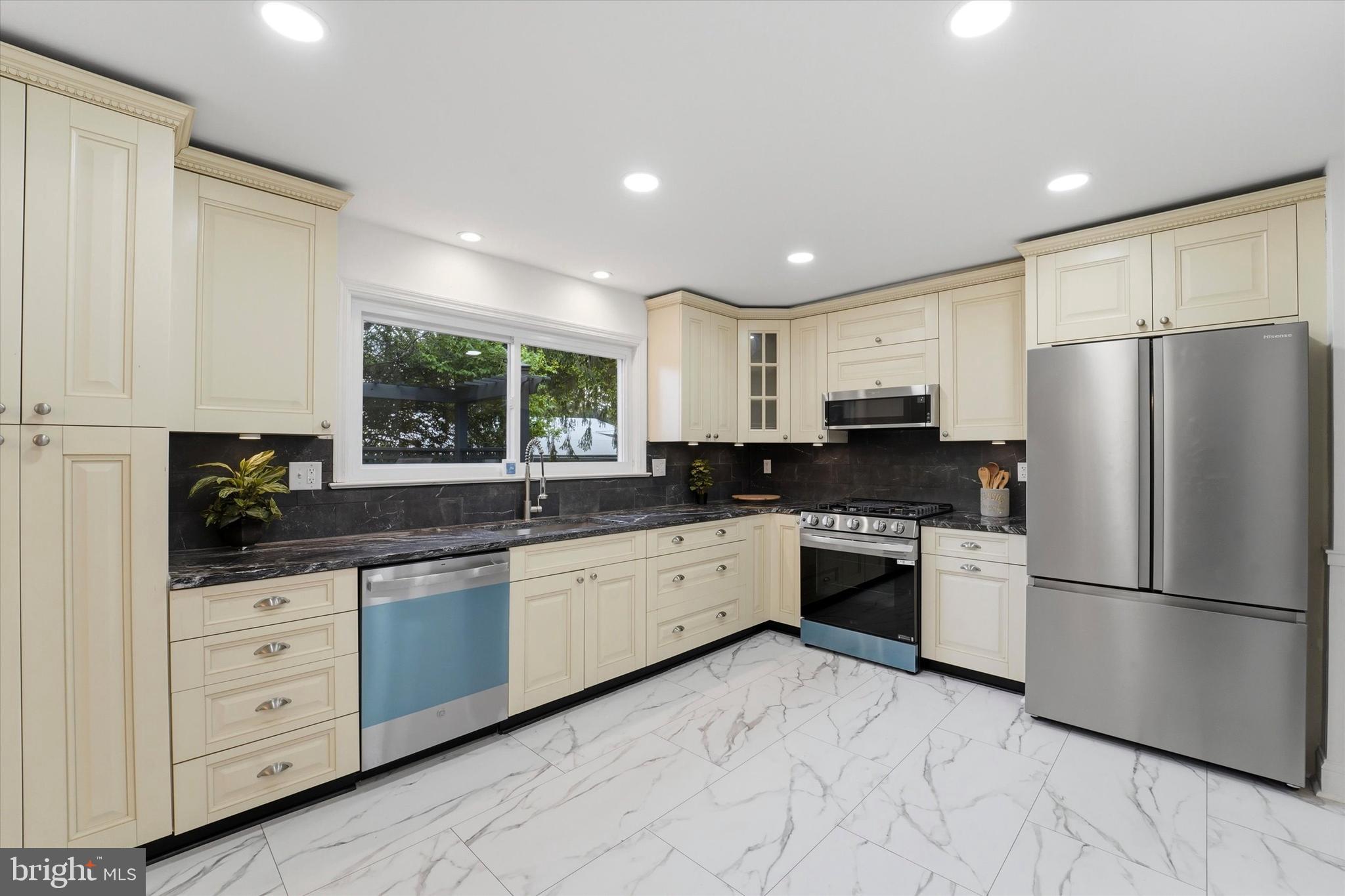 500 West Waverly Road Glenside, PA 19038 - Photo 9 of 32
