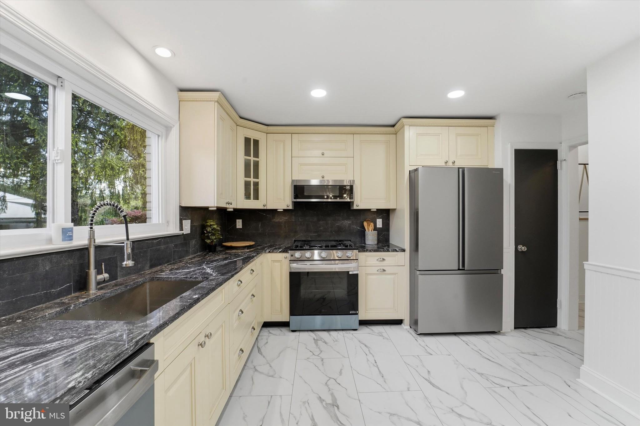 500 West Waverly Road Glenside, PA 19038 - Photo 10 of 32
