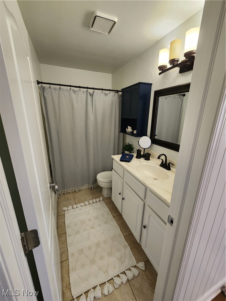 866 Beechers Brook Road Cleveland, OH 44143 - Photo 9 of 32 bathroom up