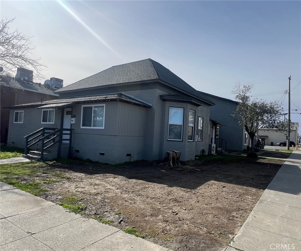 303 Colusa Street Orland, CA 95963 - Photo 2 of 4 a house view with a outdoor space