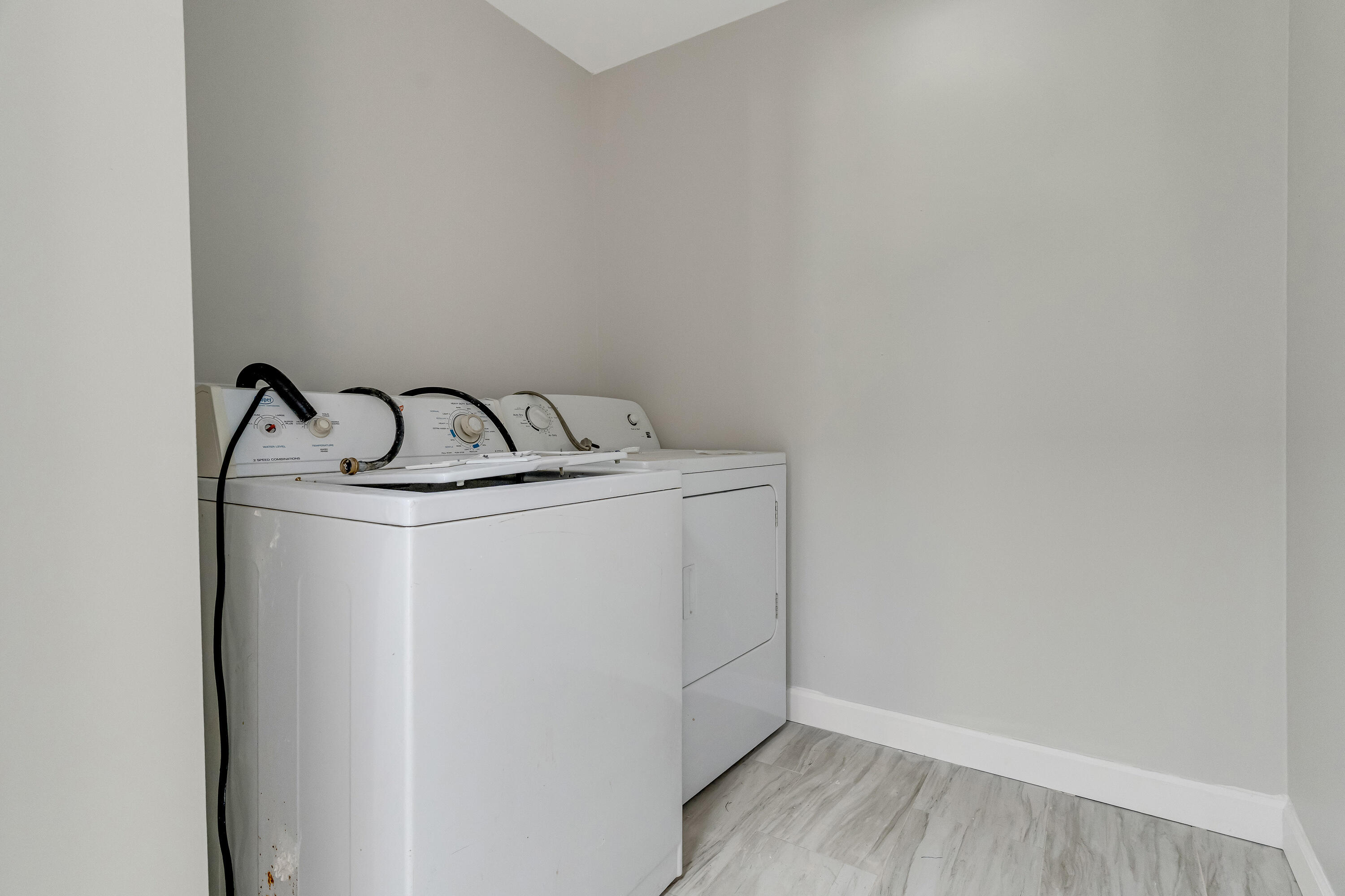 113 Cedar Avenue Southwest, Unit A Fort Walton Beach, FL 32548 - Photo 9 of 32 a utility room with dryer and washer