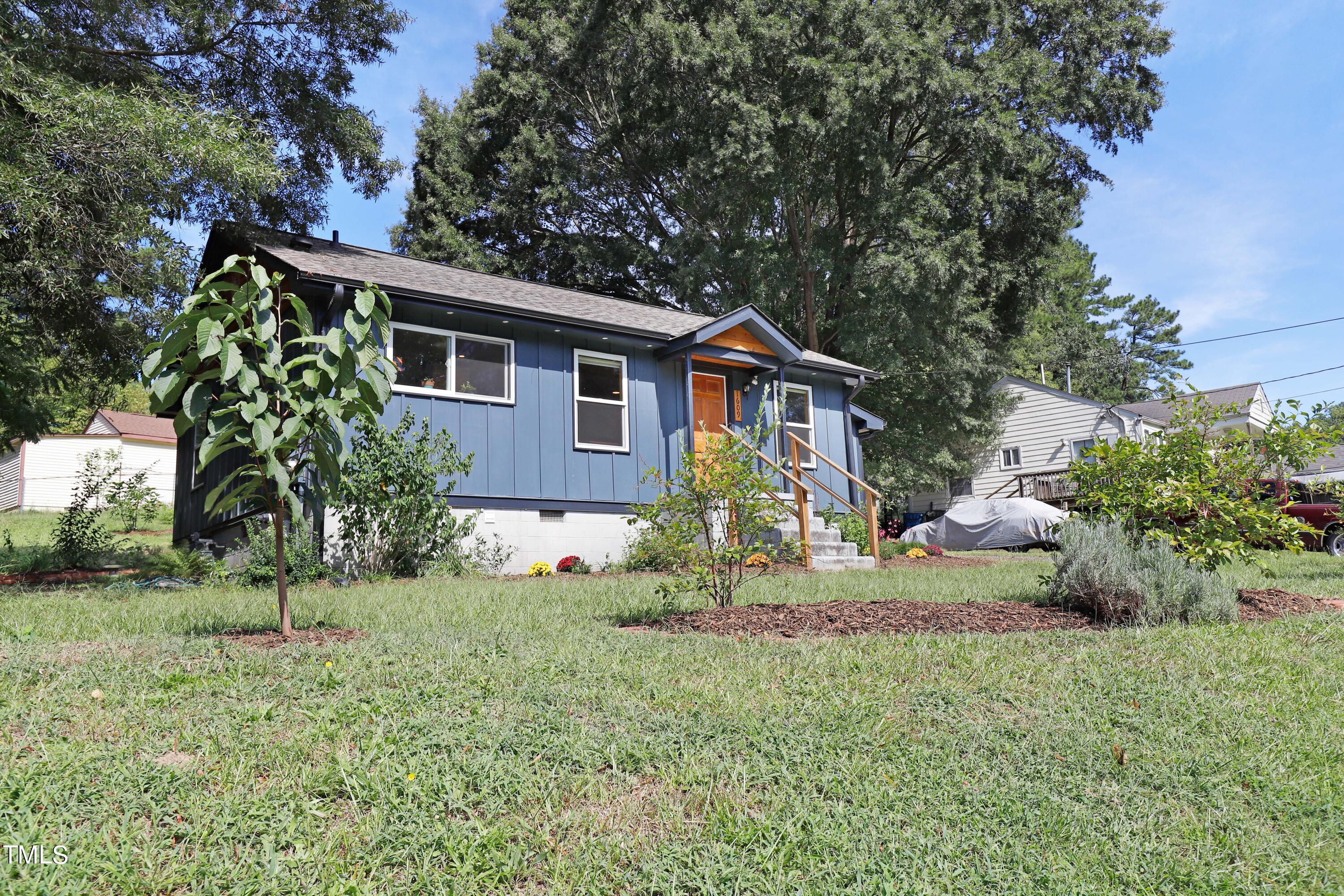 1609 Robinhood Road Durham, NC 27701 - Photo 3 of 21 3