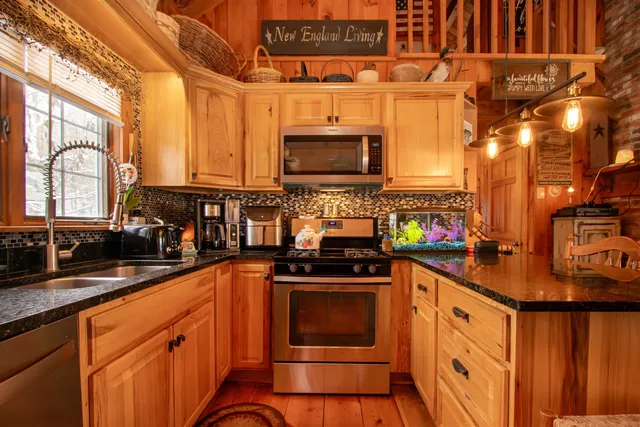 $395,000 | 2155 Oneida Road, Danville, VT 05828