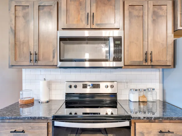 $1,900 | 1572 Variance Drive, Clarksville, TN 37042