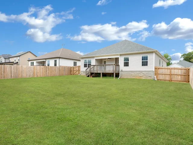 $1,900 | 1572 Variance Drive, Clarksville, TN 37042