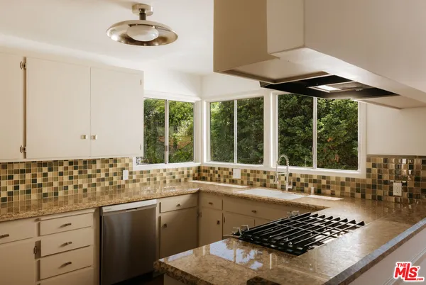 $2,495,000 | 2218 Pico Boulevard, Santa Monica, CA 90405