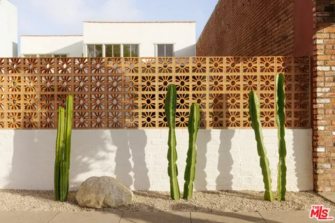 $2,495,000 | 2218 Pico Boulevard, Santa Monica, CA 90405