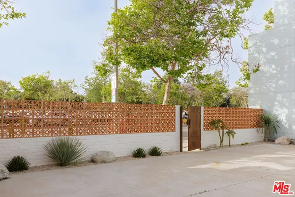 $2,495,000 | 2218 Pico Boulevard, Santa Monica, CA 90405
