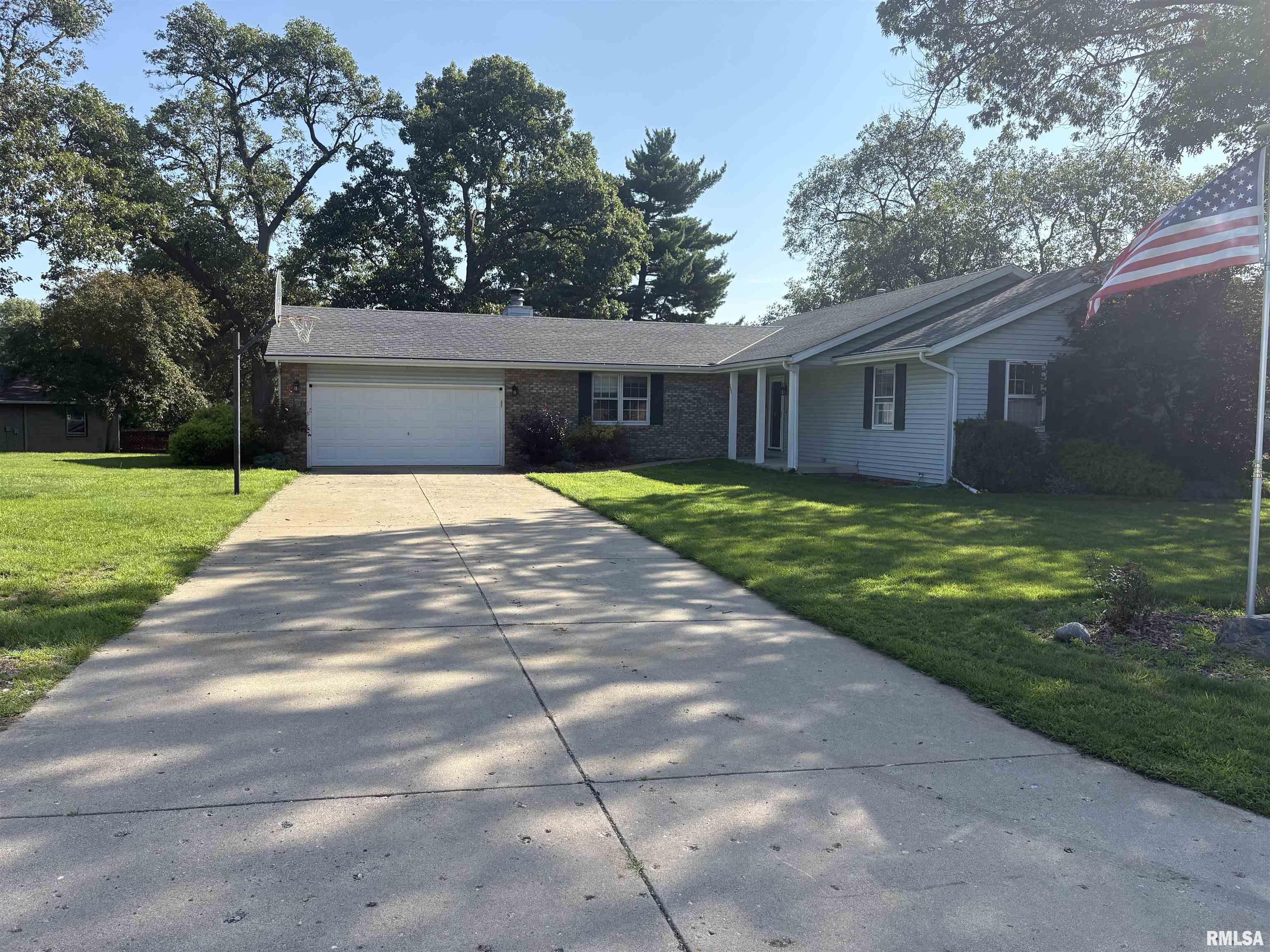 300 North Sunset Drive Manito, IL 61546 - Photo 4 of 72