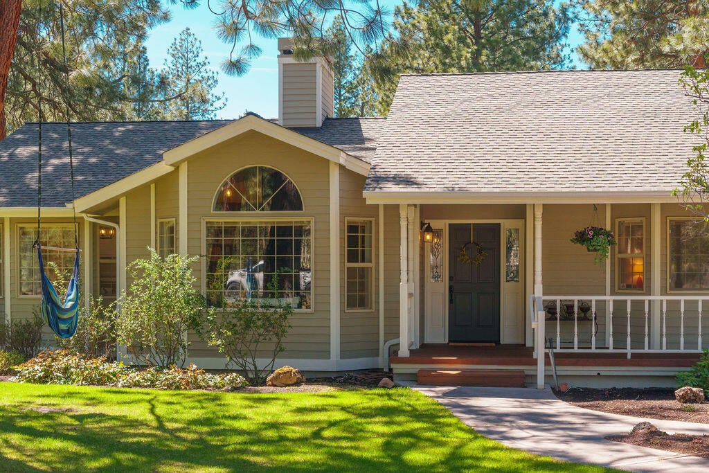 60093 West Ridgeview Drive Bend, OR 97702 - Photo 46 of 52 45
