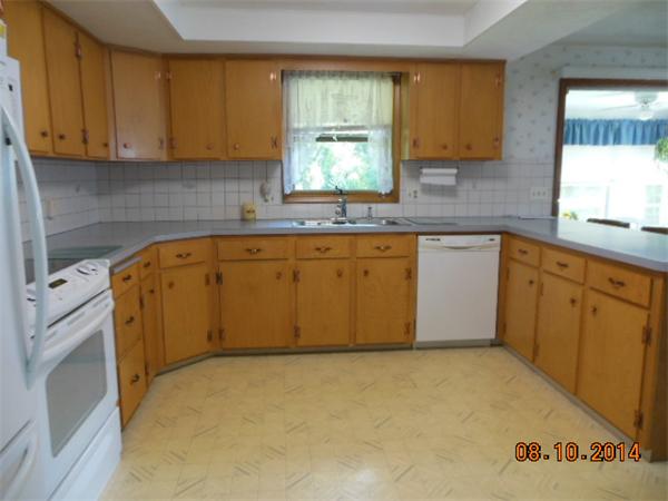 21 Ashford Road Longmeadow, MA 01106 - Photo 9 of 28