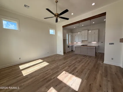 $389,860 | 104 Fountain Mdw Drive, Broussard, LA 70518