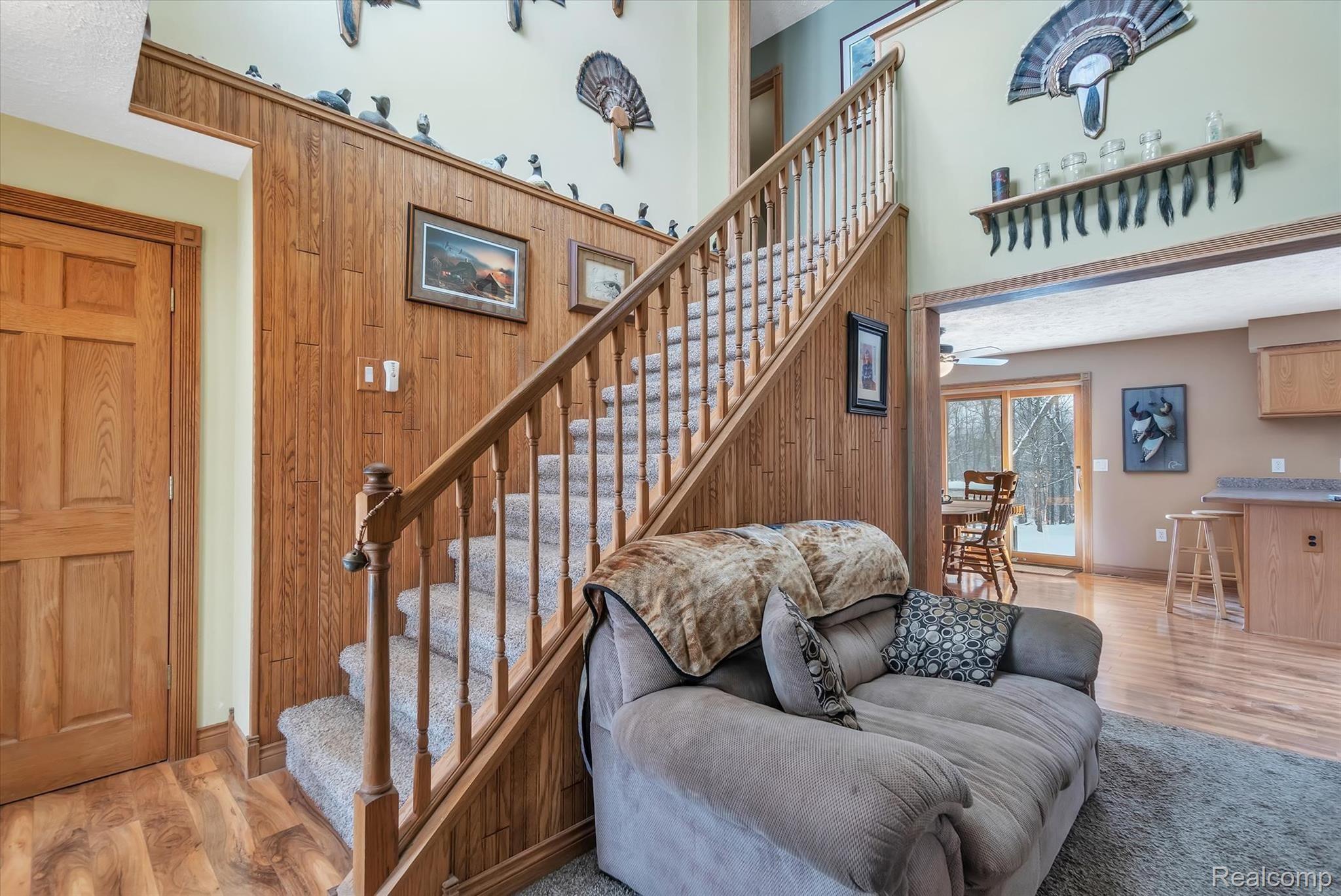 9344 Antcliff Road Howell, MI 48855 - Photo 17 of 43 Foyer.jpg