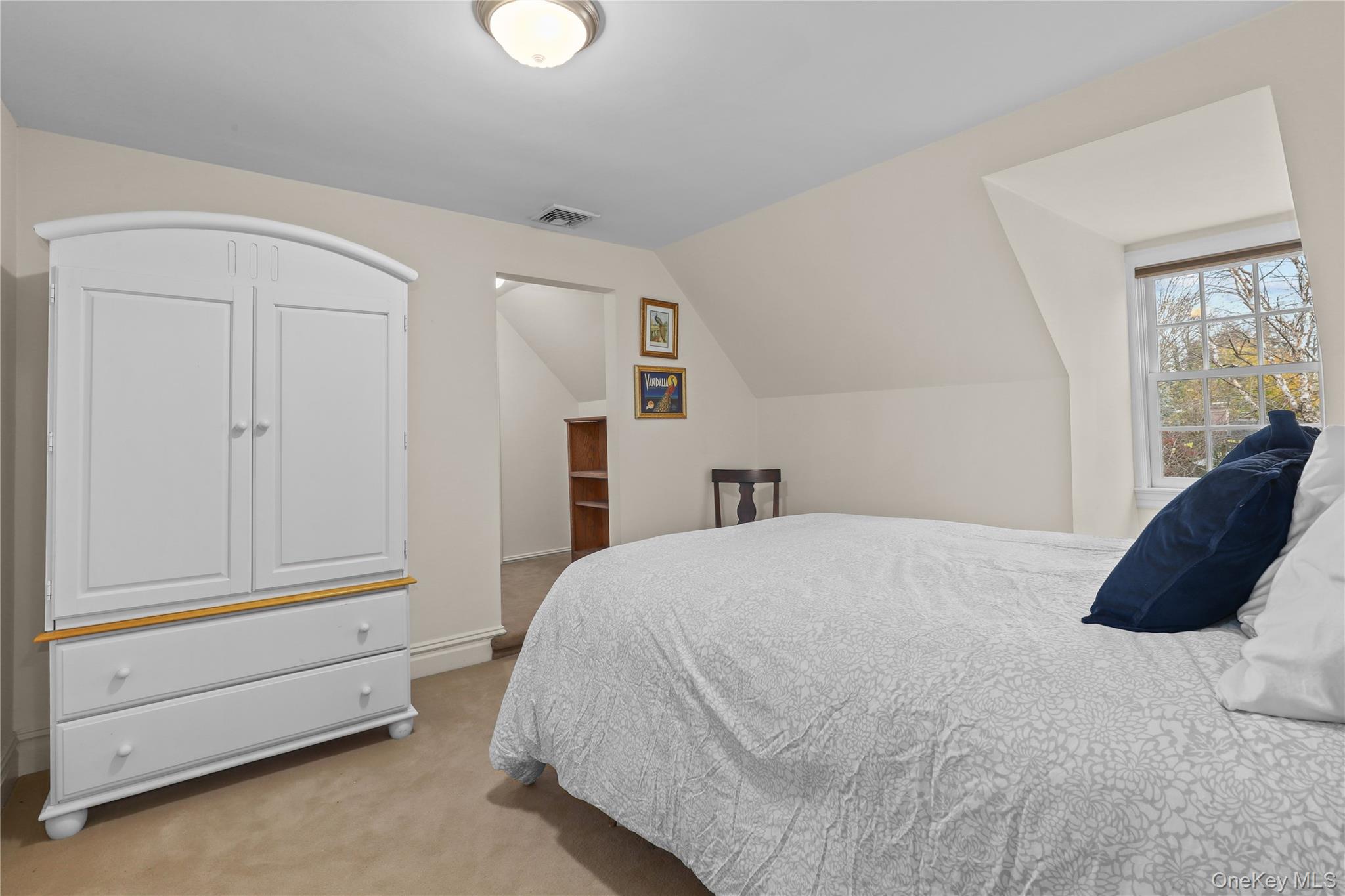 12 Sunnybrae Place Bronxville, NY 10708 - Photo 24 of 40 3rd fl Bedroom #6