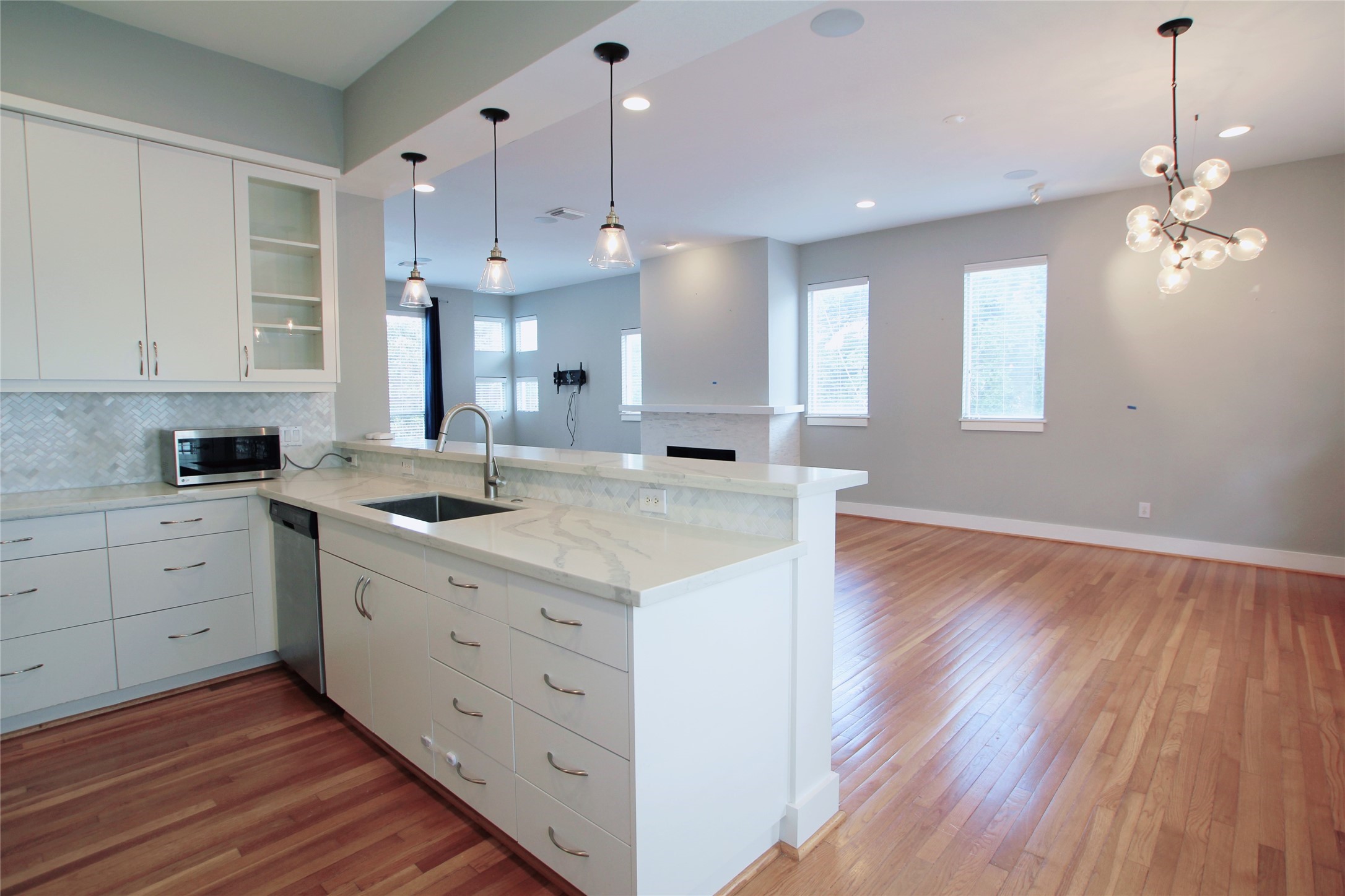 4701 Caroline Street Houston, TX 77004 - Photo 11 of 38