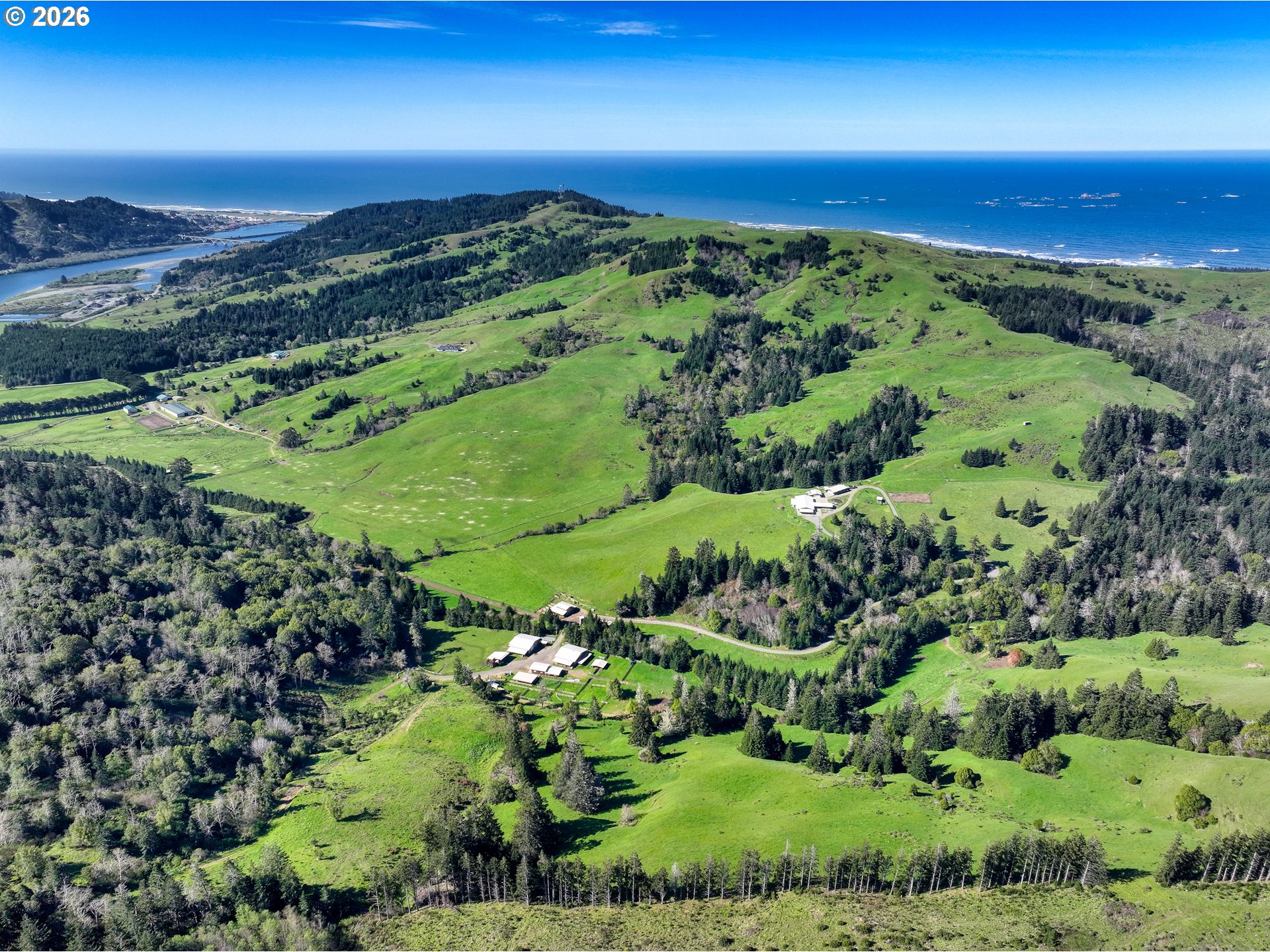 94621 North Bank Rogue River Road Gold Beach, OR 97444 - Photo 4 of 45