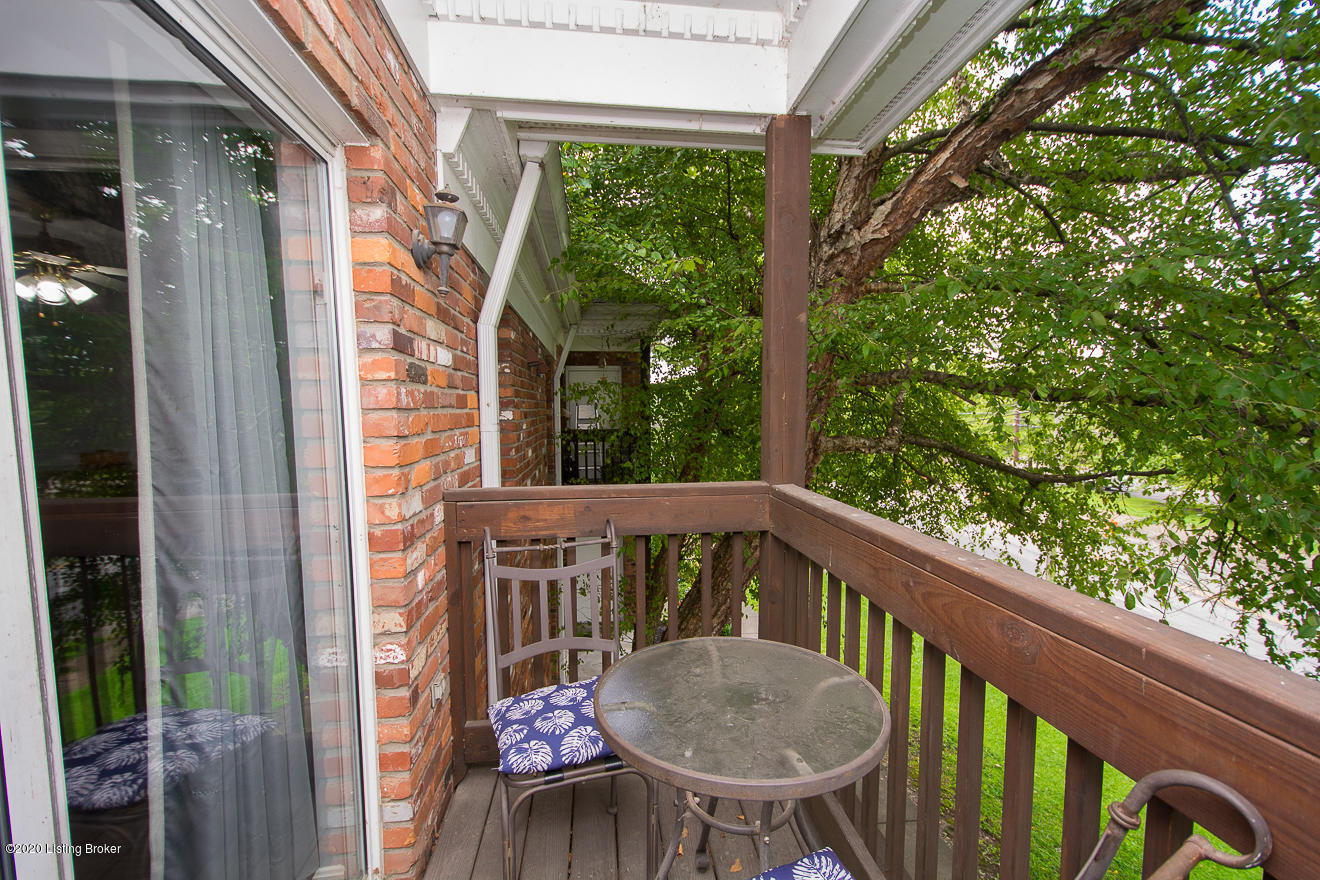 1236 Lexington Road, Unit 202 Louisville, KY 40206 - Photo 23 of 28 Deck