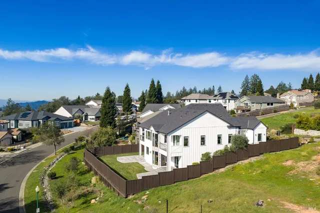 $1,815,000 | 2116 Wedgewood Way, Santa Rosa, CA 95404