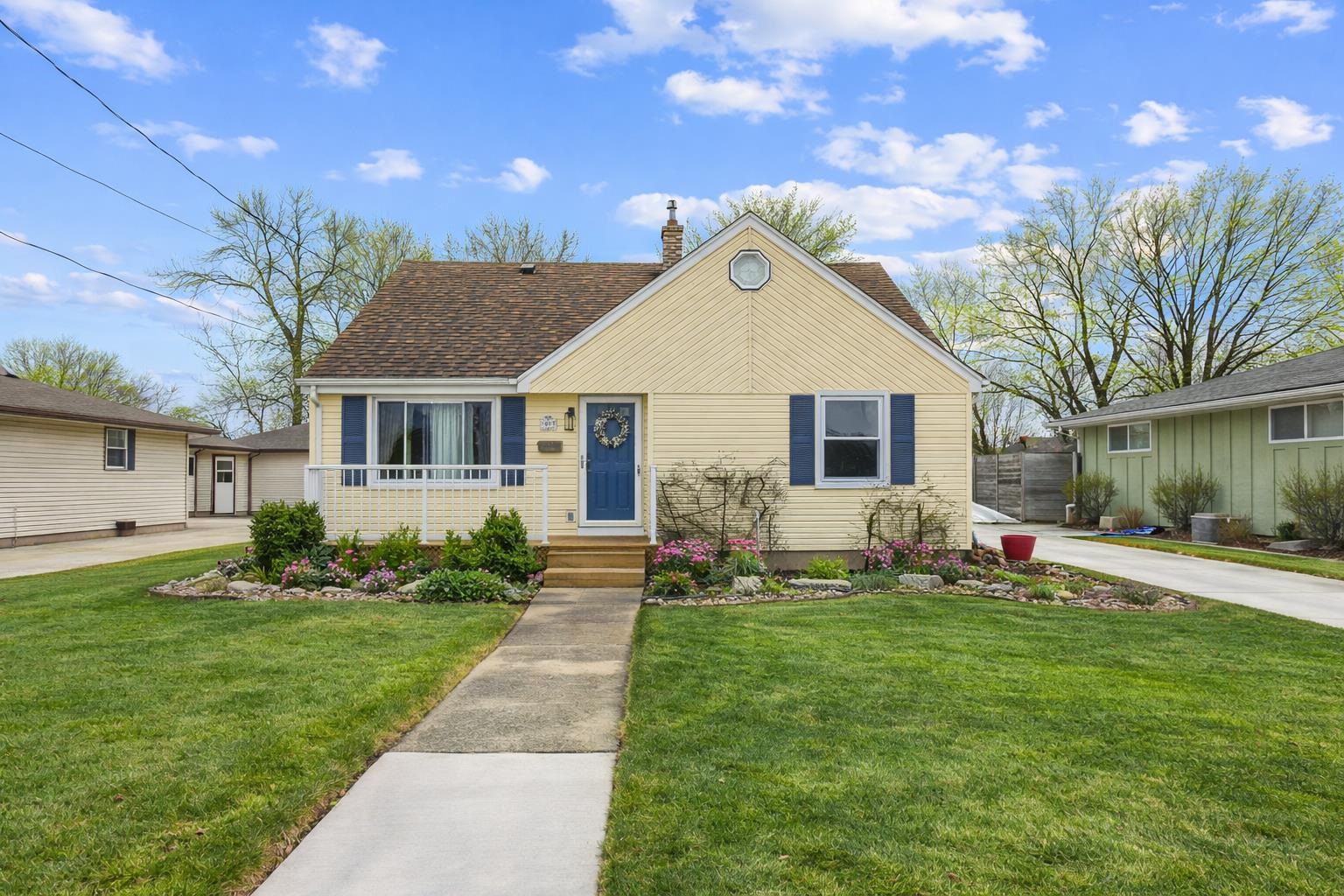 837 Harding Street Menasha, WI 54952 - Photo 1 of 21