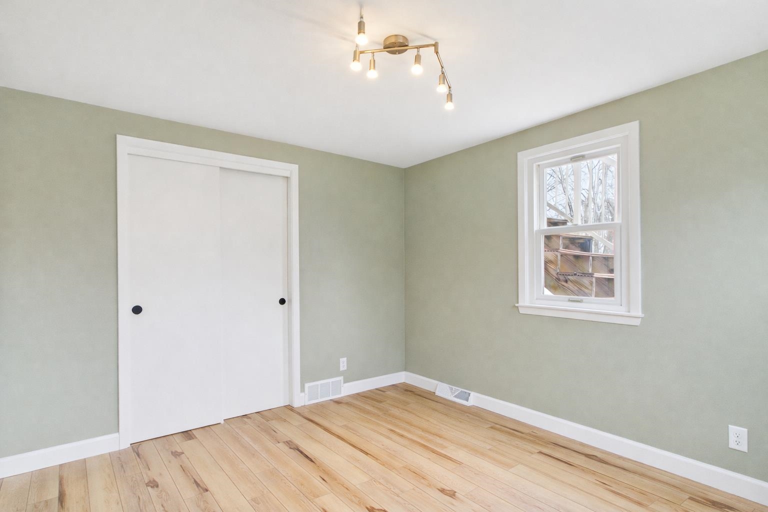 837 Harding Street Menasha, WI 54952 - Photo 14 of 21