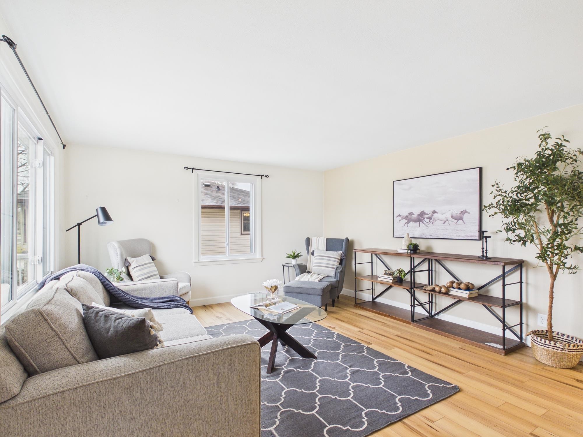 837 Harding Street Menasha, WI 54952 - Photo 3 of 21