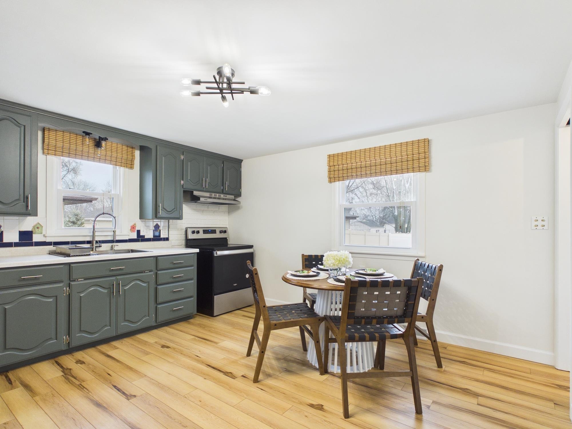 837 Harding Street Menasha, WI 54952 - Photo 6 of 21