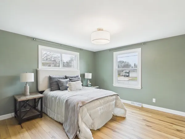 $250,000 | 837 Harding Street, Menasha, WI 54952